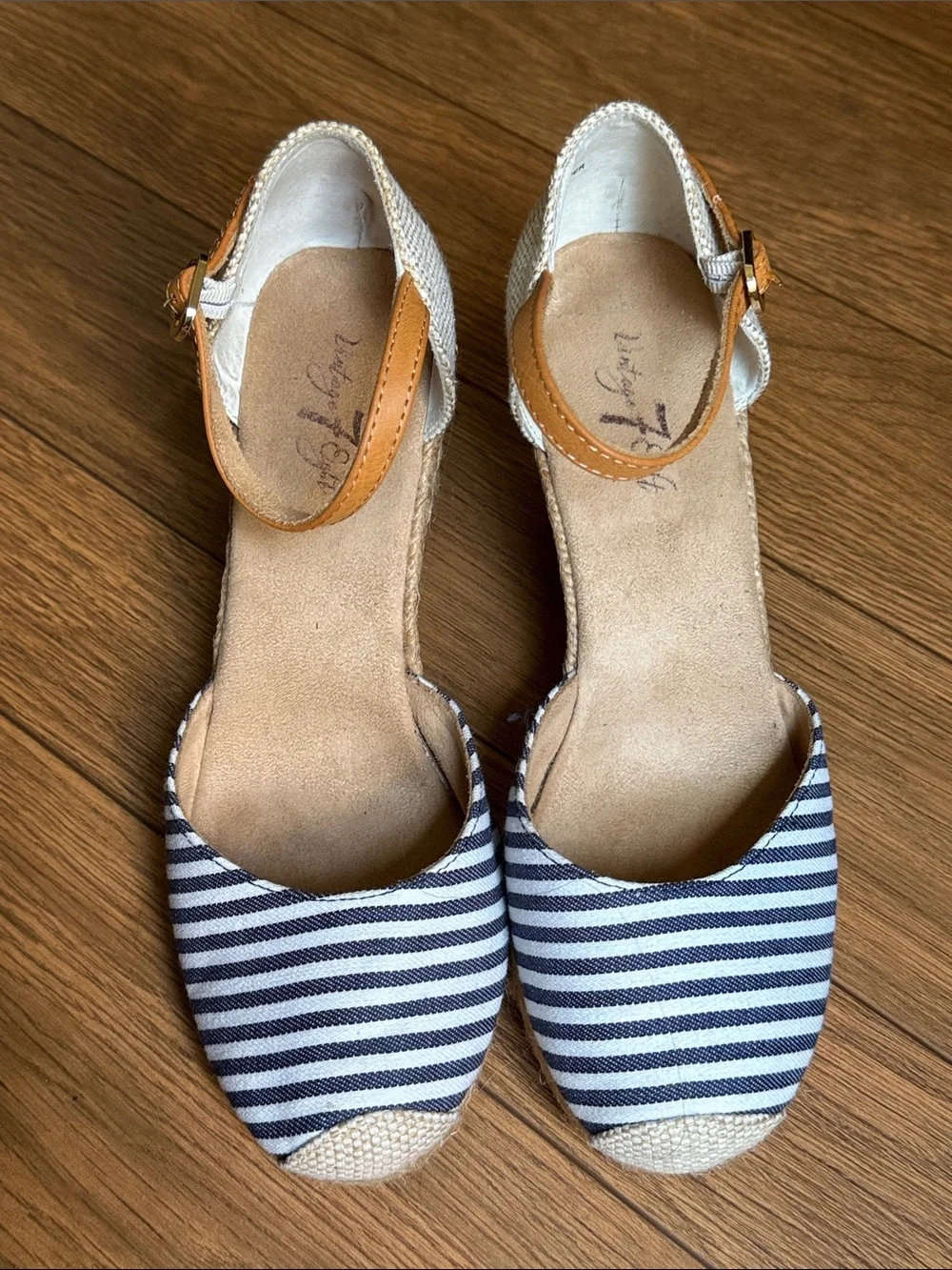 Striped Navy and White Espadrille Wedge Sandals Vintage 7 Eight size 7